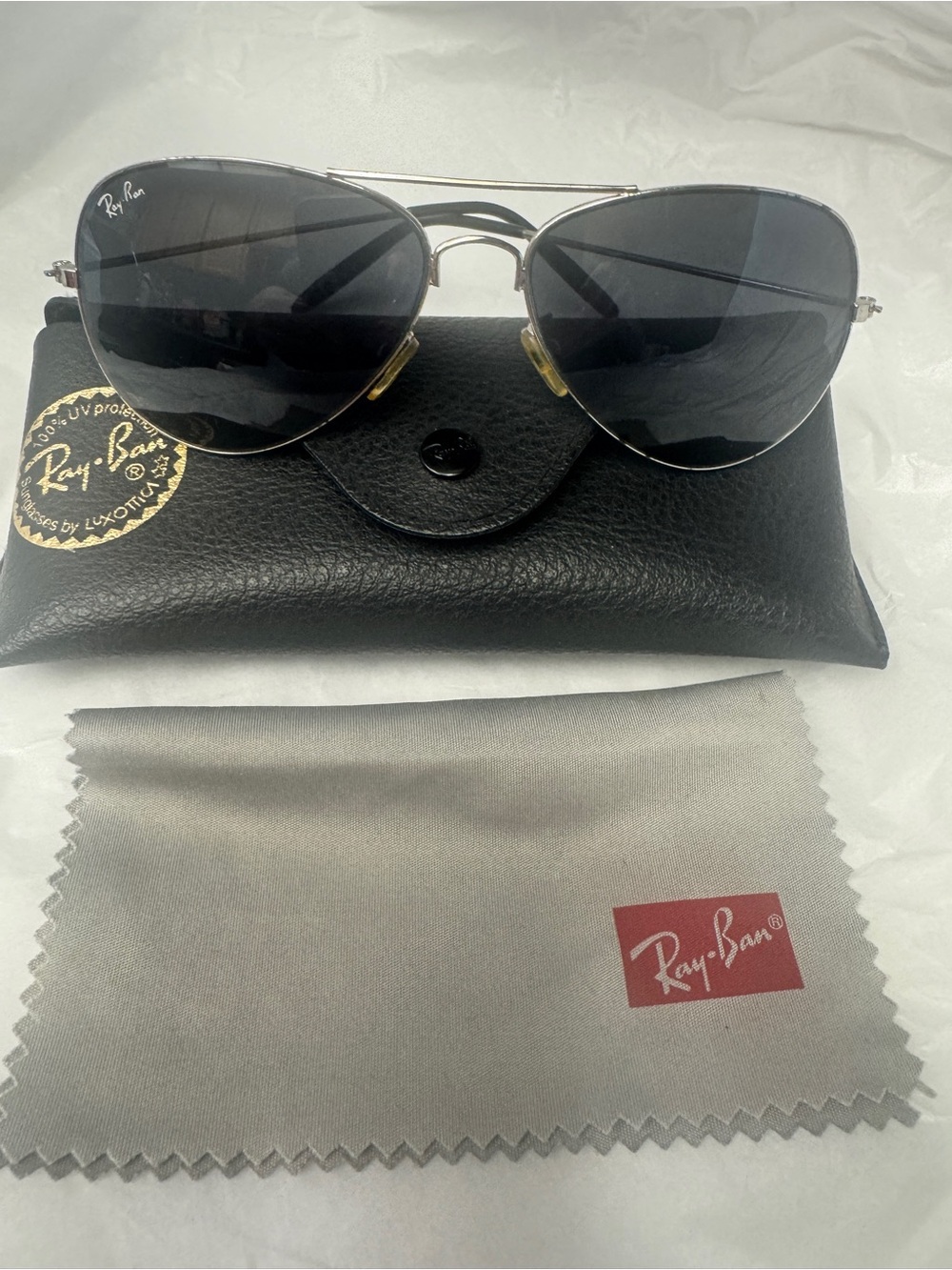 Ray-Ban Aviator Sunglasses in Black and Gold Tone